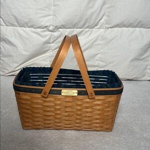 Longaberger Collectors Club Membership Basket with Handles